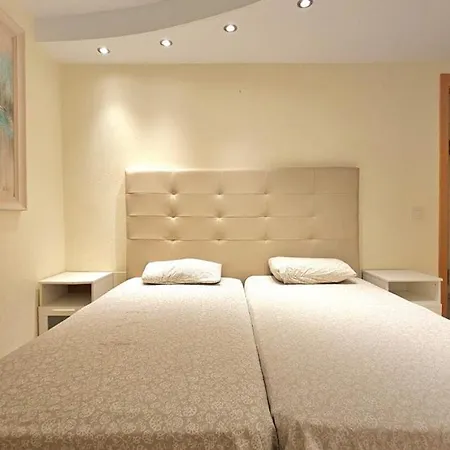 Apartament Big And Beautiful House