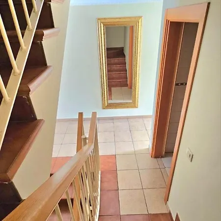 Big And Beautiful House * אדחה