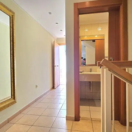 Big And Beautiful House Apartment *